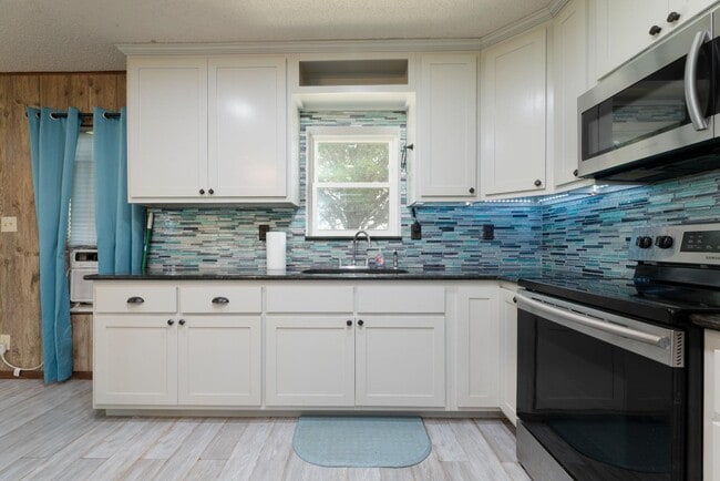 Photo - 865 Verdi Rd