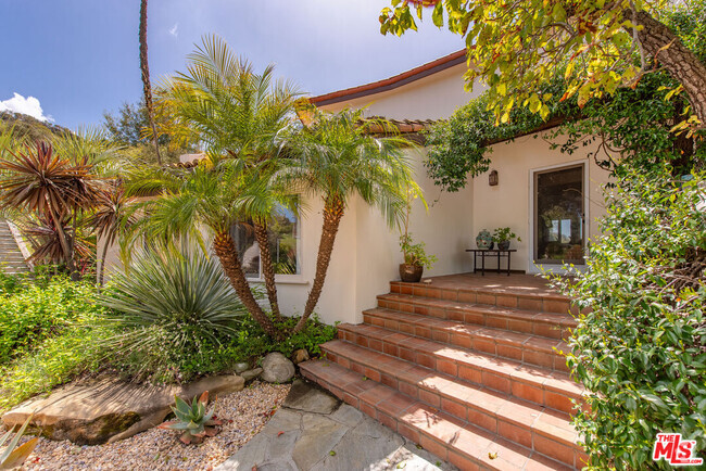 Building Photo - 1410 N Topanga Canyon Blvd Rental