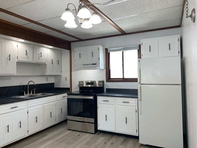 Building Photo - 1420 Maricopa Dr Unit Available