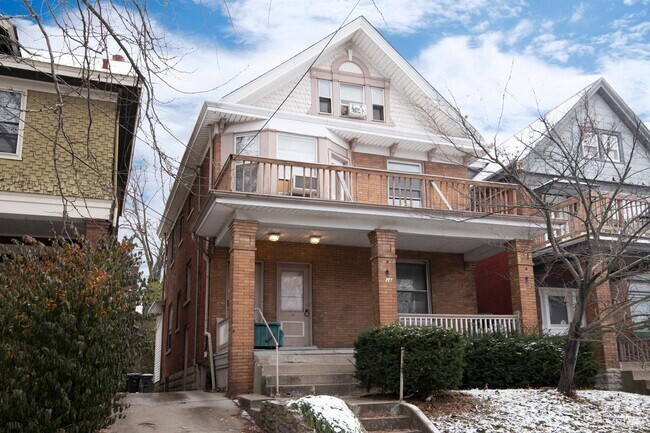 Building Photo - 2366 Stratford Ave Rental