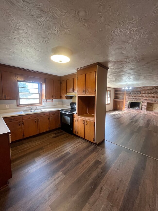 Photo - 113 Cavins Rd