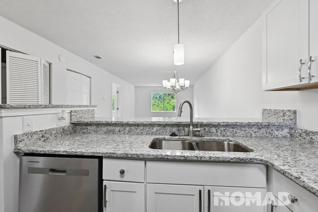 Photo - 1667 Eagles Pl