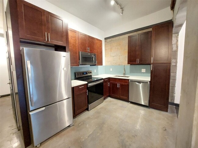 Building Photo - 6819 Avenue C Unit A