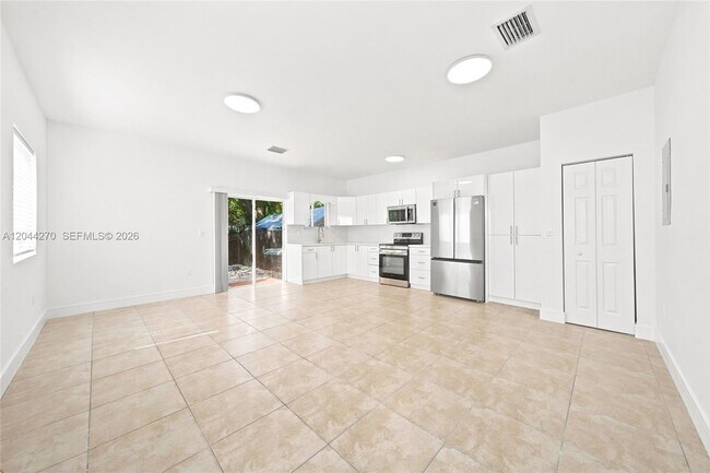 Photo - 145 NE 60th St