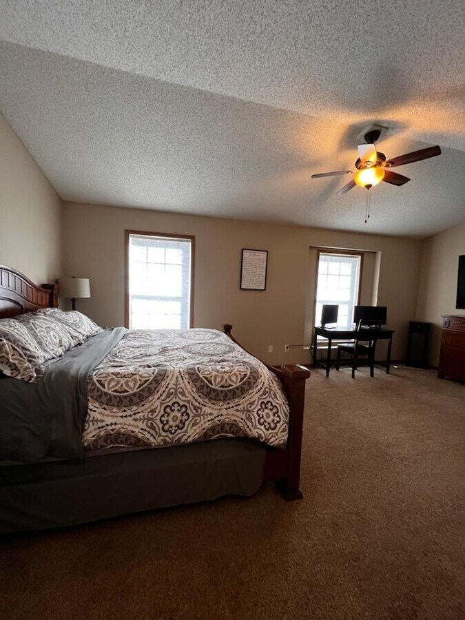 Photo - 5109 Fairpoint Dr N