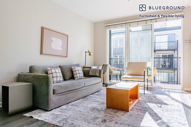 Building Photo - 5684 Bay St