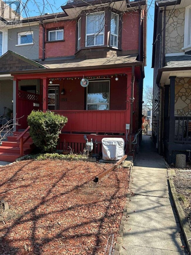 Photo - 145 Gladstone Ave