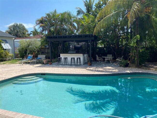 Photo - 1516 Funston St