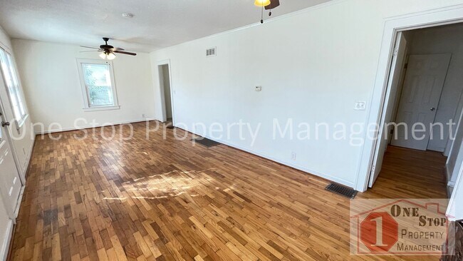 Photo - Charming 2 Bedroom, 1 Bathroom home in Ind...