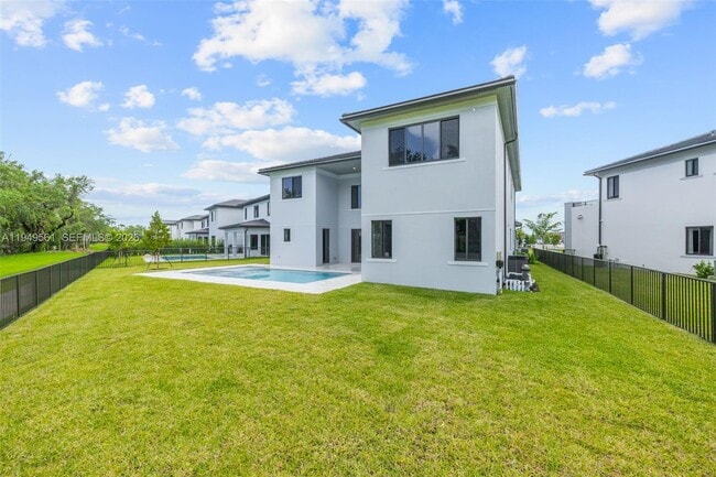 Building Photo - 19749 NE 16th Pl