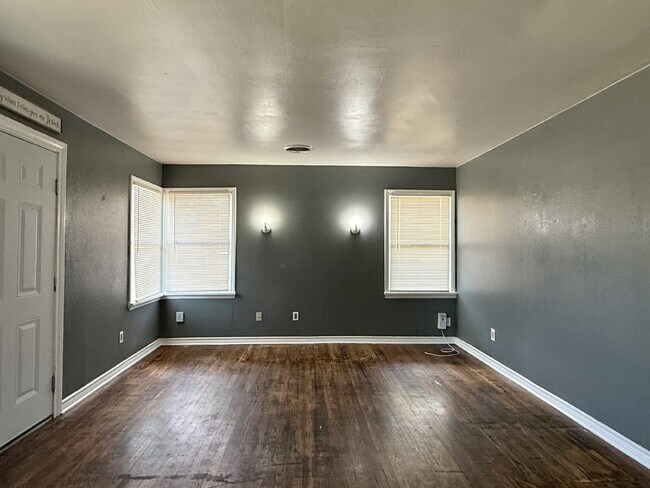 Photo - Steps from Beautiful  Park, Bonus Room & Central Lubbock Living!