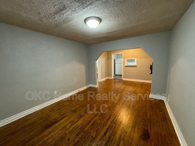 Building Photo - 1319 N Gatewood Ave Unit 2 Rental