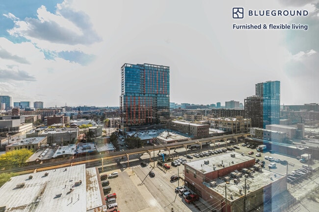 Photo - 225 N Elizabeth St Unidad FL11-ID1099