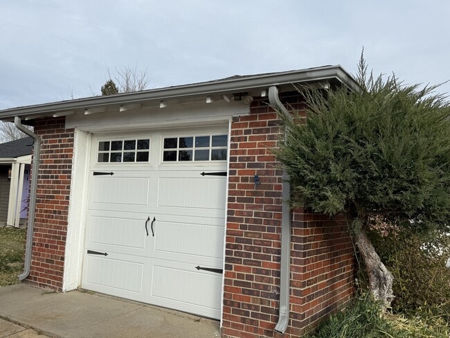 Photo - 2960 Fairfax St