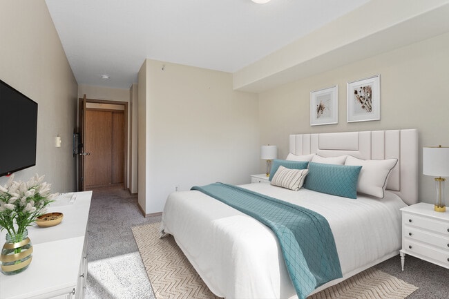 Photo - Gateway Plaza Apartments