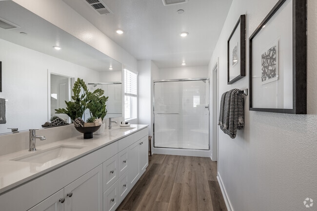 4BR, 3BA - 1,500SF - Primary Suite
