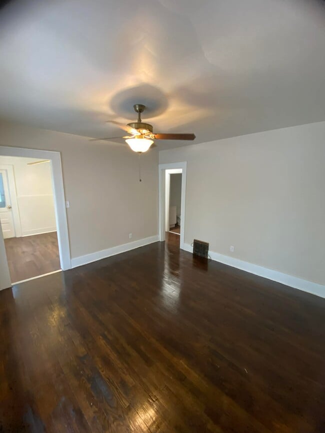 Photo - 2420 Plum St