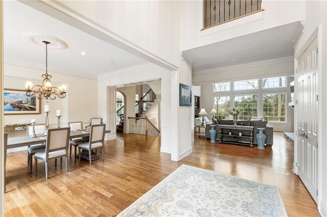 Photo - 927 Buckingham Cir NW