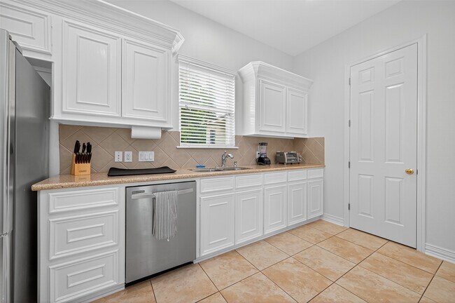 Photo - 1505 Wentworth St