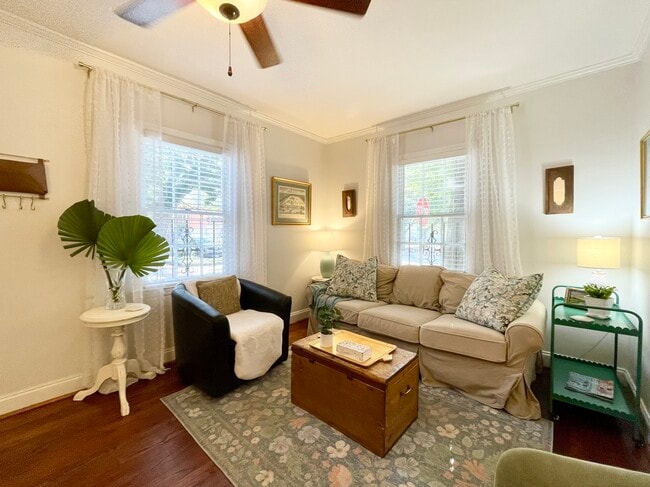 215 W Taylor St