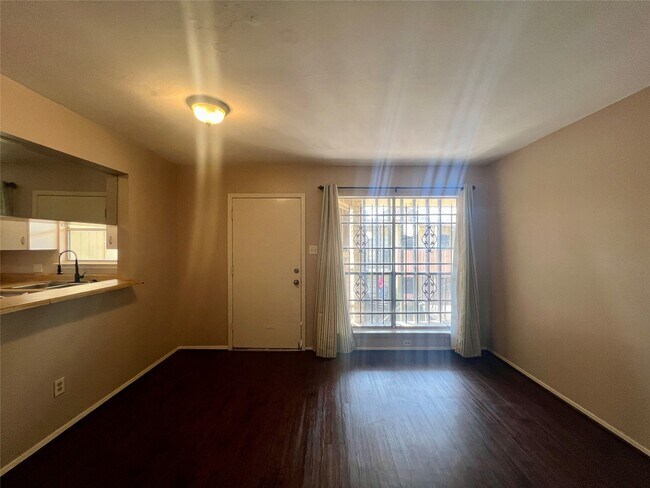 7714 Renwick Dr Unidad K107