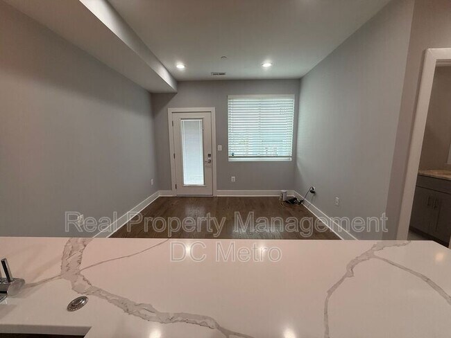 Photo - 804 21st St NE