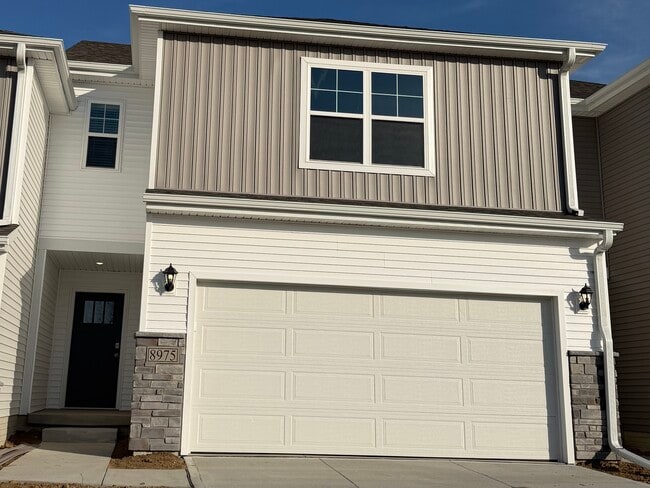 Building Photo - 8975 N 167th St