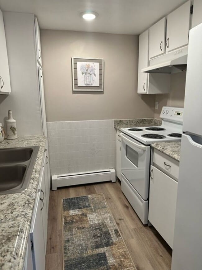 Photo - Updated Condo with outdoor Pool  ***Next t... Unit #12