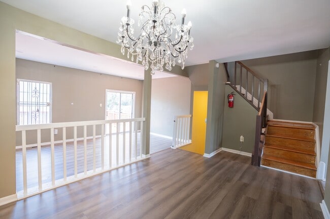 Photo - 8202 Ashford Blvd