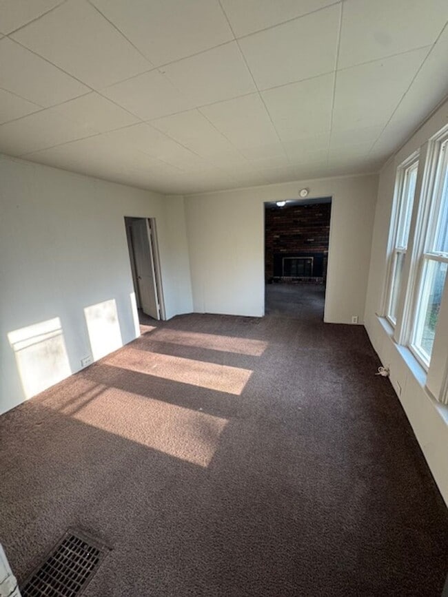 Photo - 1342 Guthrie St