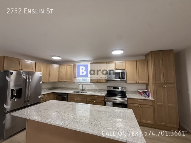 Photo - 2752 Enslin St