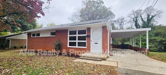 Photo - 502 Doggett Dr