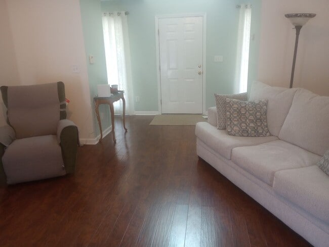 Photo - 518 Ridgecliff Ct