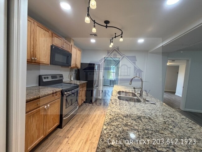 Photo - 191 Davis St