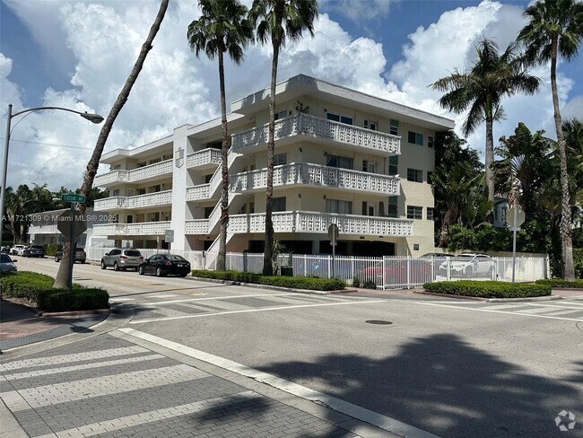 Building Photo - 900 Euclid Ave Unit 11 Rental