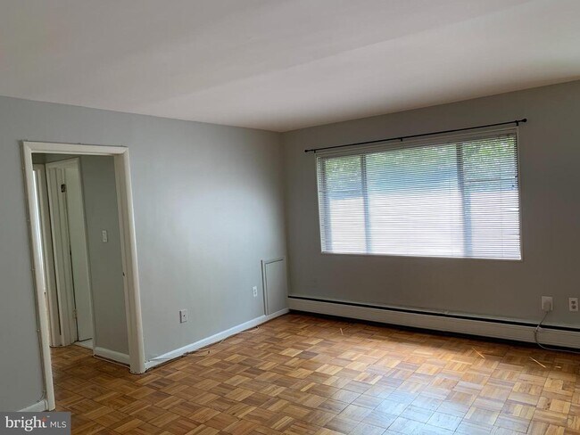 Photo - 2325 42nd St NW Unit 201