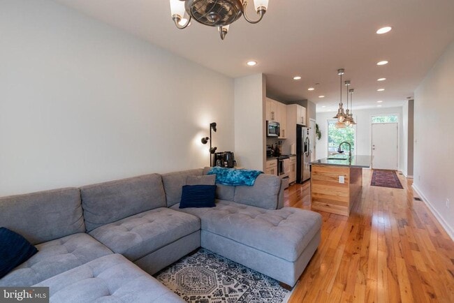 Photo - 2029 E Huntingdon St