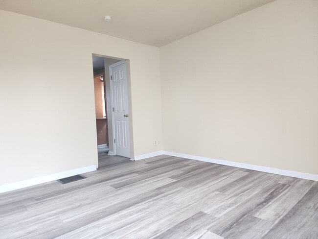 Photo - 964 S Harris Ave