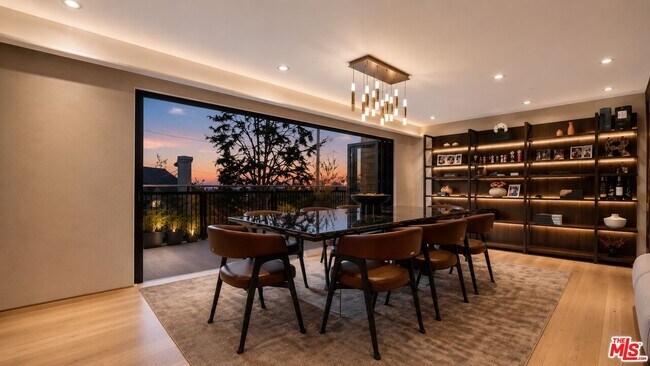 8721 Sunset Plaza Terrace