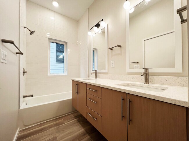 Double Vanity Primary Bath - 547 Winton Ter NE