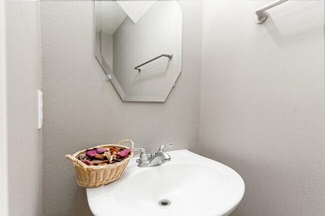 Photo - 3531 Shoreview Ln