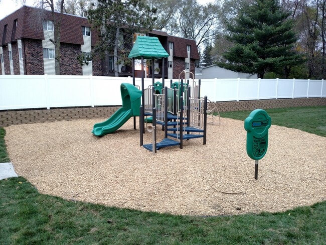 Photo - Maplewood Apartments