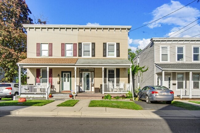 Photo - 39 Bloomsbury Ave