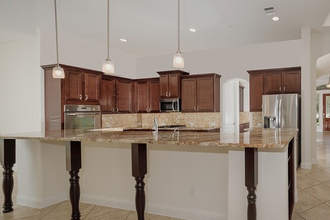 Building Photo - 46 Caprice Bend Pl