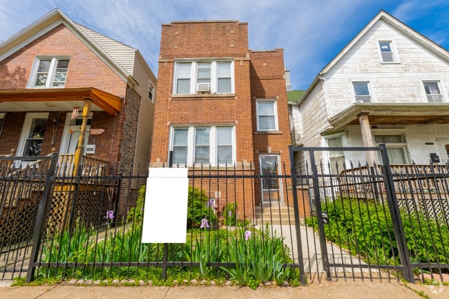 Building Photo - 1830 N Tripp Ave Rental