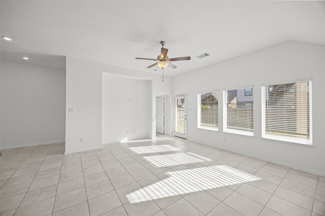 Photo - 1810 Winston Store Lp