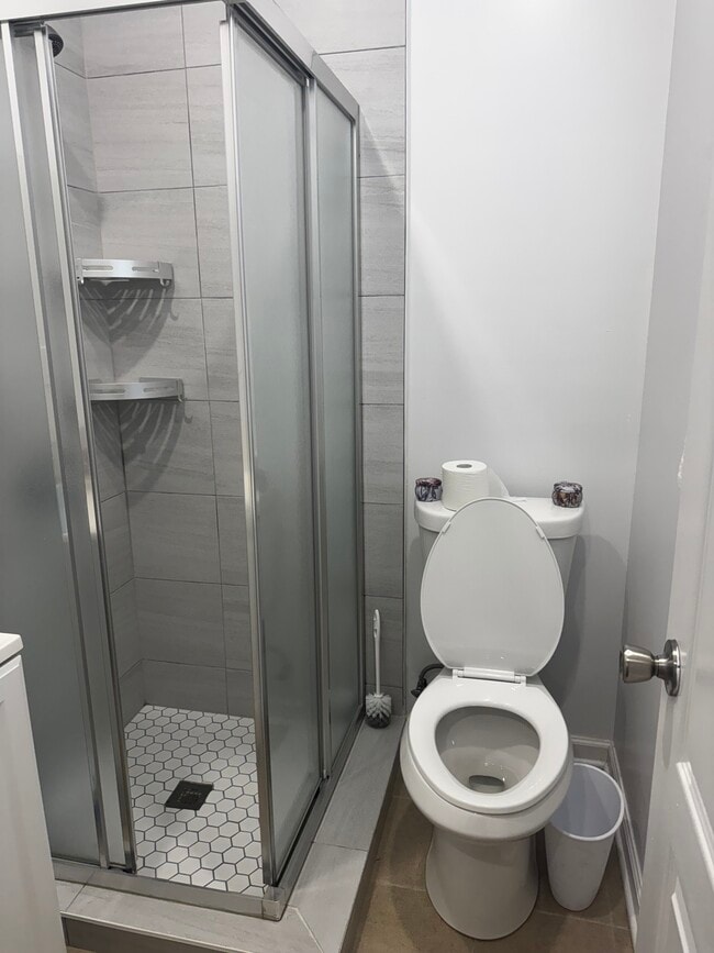 Photo - 109-11-111 205th St