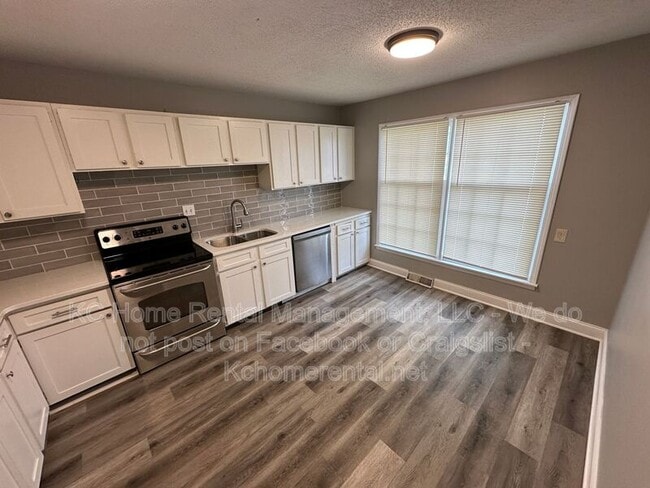 Photo - 708 NW Mock Ave