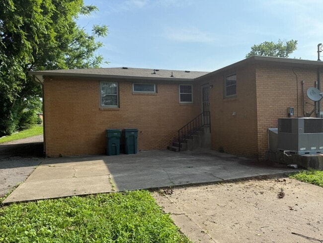 Photo - 106 Hankins Dr