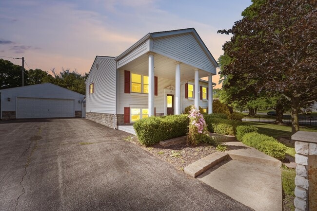 Photo - 291 Hawthorne Rd